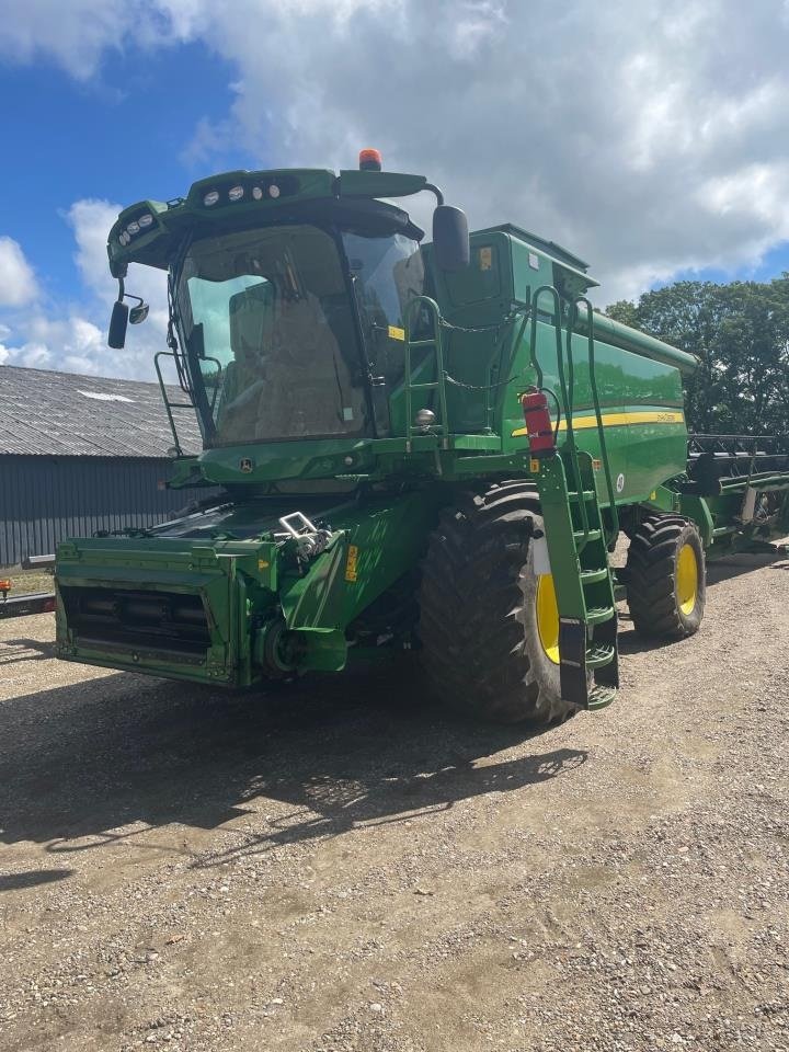 Mähdrescher des Typs John Deere T670I, Gebrauchtmaschine in Bramming (Bild 1)