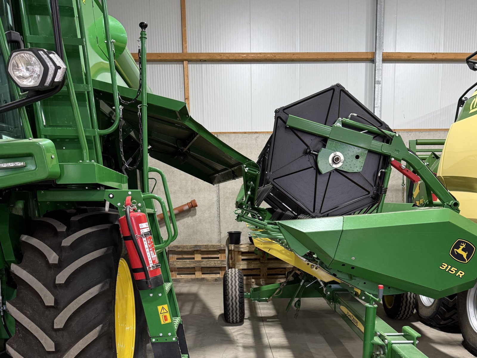 Mähdrescher Türe ait John Deere W 330, Gebrauchtmaschine içinde Lauter (resim 3)