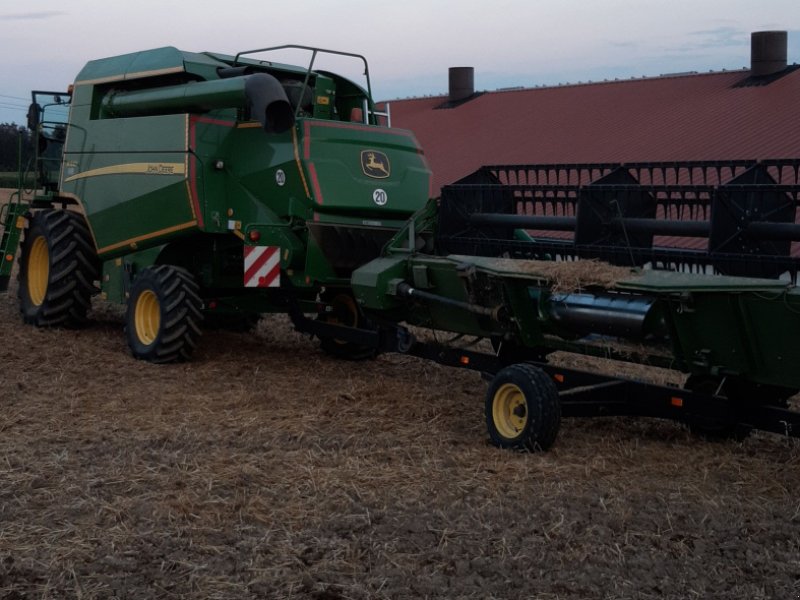 Mähdrescher des Typs John Deere W 440, Gebrauchtmaschine in Gangkofen (Bild 1)