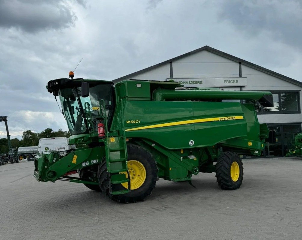 Mähdrescher van het type John Deere W 540, Gebrauchtmaschine in Mrągowo (Foto 1)