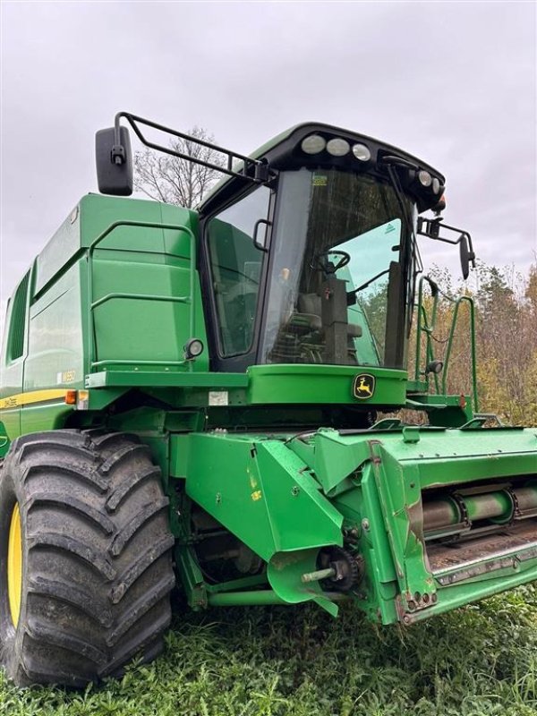 Mähdrescher Türe ait John Deere W 650 RESERVERET Incl 6,7 meter skærebord, vogn og rapsknive. Ring til Ulrik på  0045-40255544. Jeg snakker Jysk, tysk og engelsk., Gebrauchtmaschine içinde Kolding (resim 3)