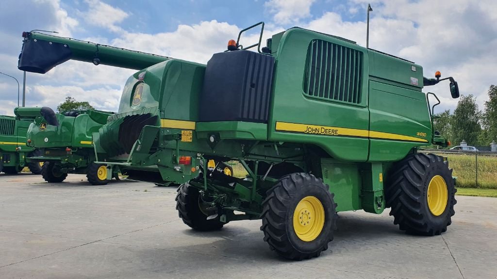 Mähdrescher typu John Deere W 650, Gebrauchtmaschine w Baillonville (Zdjęcie 3)