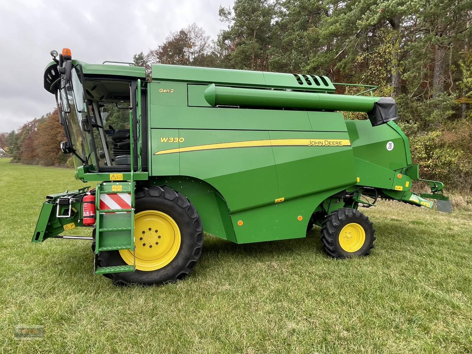 Mähdrescher du type John Deere W330 - Außenbreite 2.99m, Gebrauchtmaschine en Lichtenfels (Photo 2)