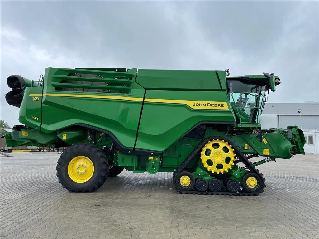 Mähdrescher des Typs John Deere X9 1100 INCL HD45X Draper Skærebord. SF 7000 GPS. Ring til Ulrik for mere info på 40255544. Jeg snakker Jysk, tysk og engelsk., Gebrauchtmaschine in Kolding (Bild 7)