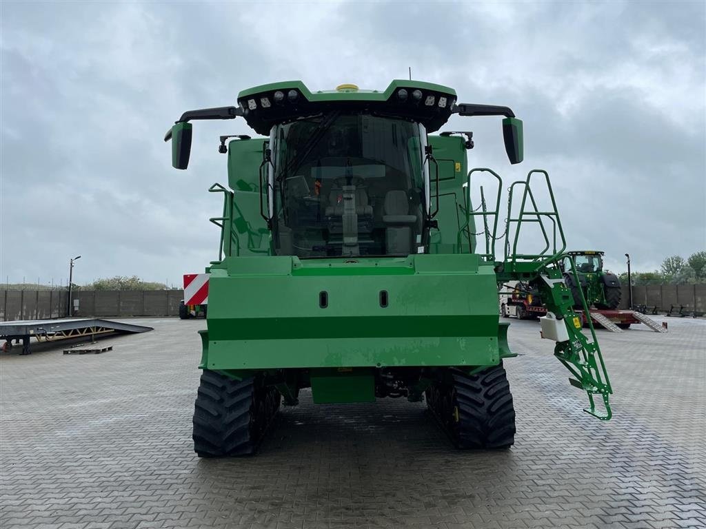 Mähdrescher des Typs John Deere X9 1100 INCL HD45X Draper Skærebord. SF 7000 GPS. Ring til Ulrik for mere info på 40255544. Jeg snakker Jysk, tysk og engelsk., Gebrauchtmaschine in Kolding (Bild 8)