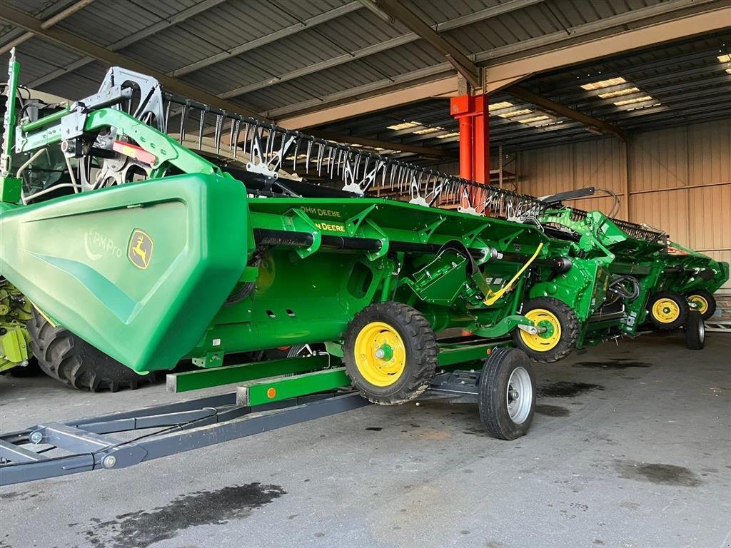 Mähdrescher a típus John Deere X9 1100, Gebrauchtmaschine ekkor: Grimma (Kép 29)