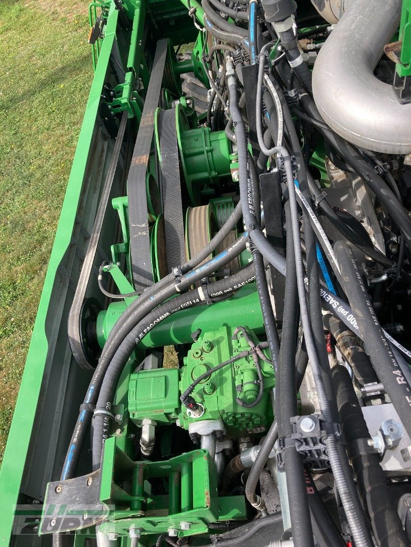 Mähdrescher des Typs John Deere X9 1100, Neumaschine in Giebelstadt-Euerhausen (Bild 10)