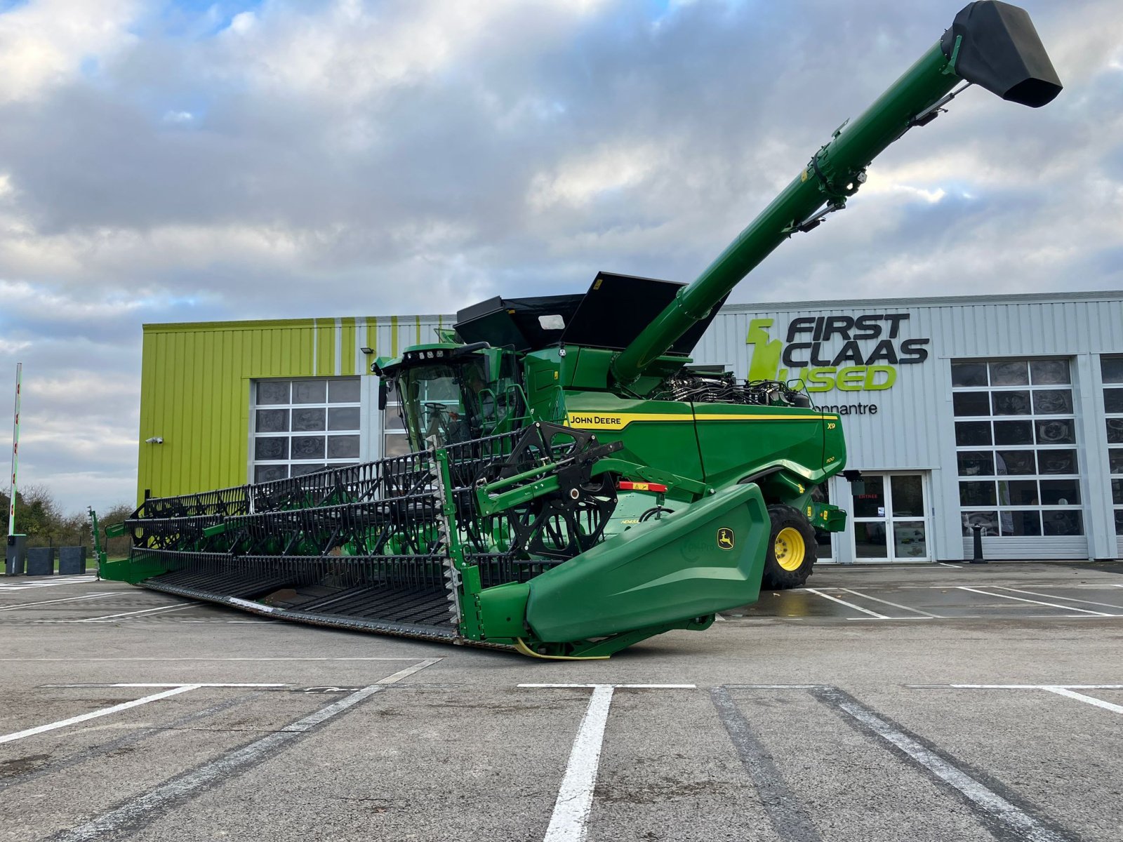 Mähdrescher des Typs John Deere X9 1100, Gebrauchtmaschine in CONNANTRE (Bild 2)