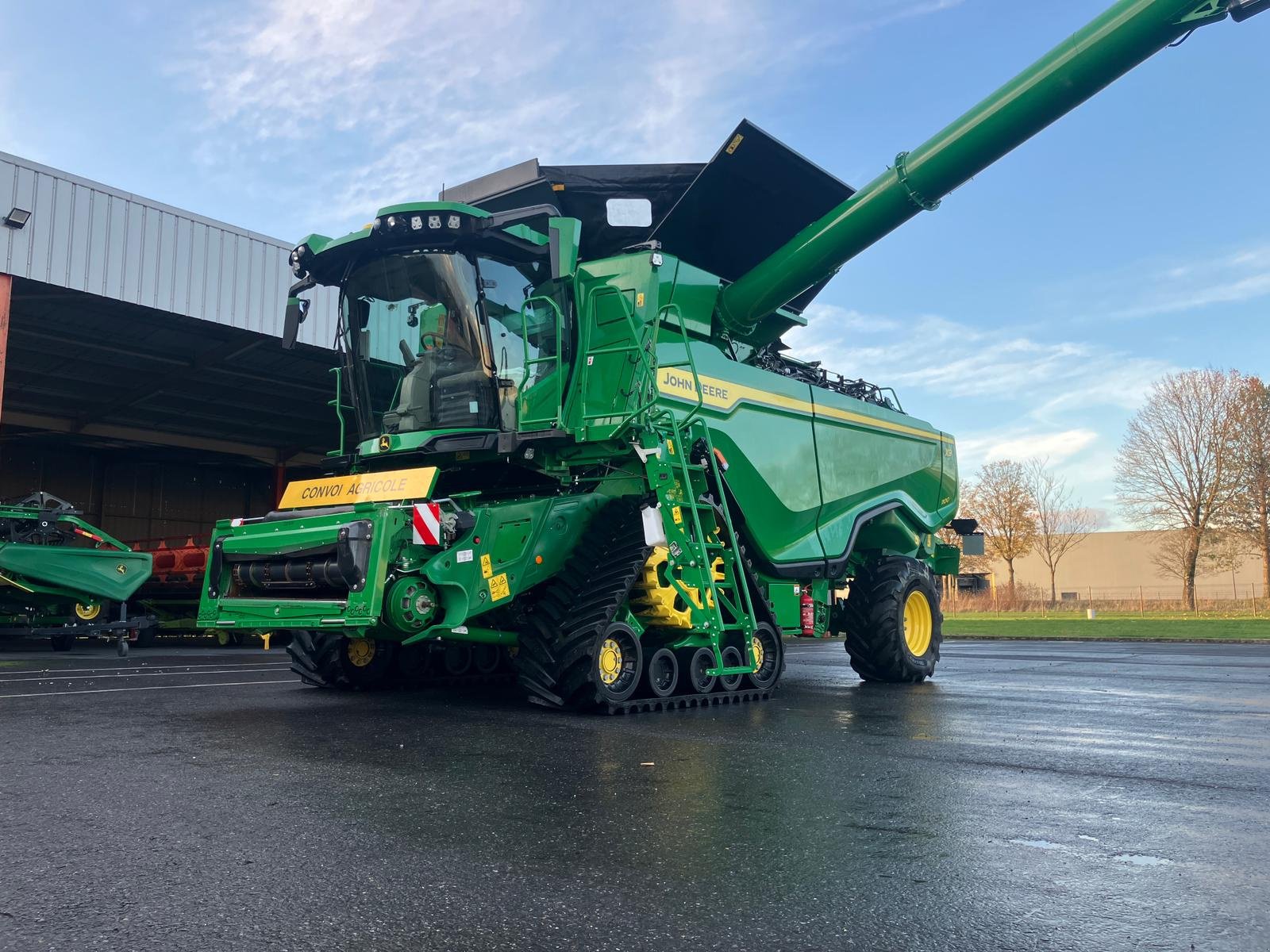 Mähdrescher van het type John Deere X9 1100, Gebrauchtmaschine in CONNANTRE (Foto 9)