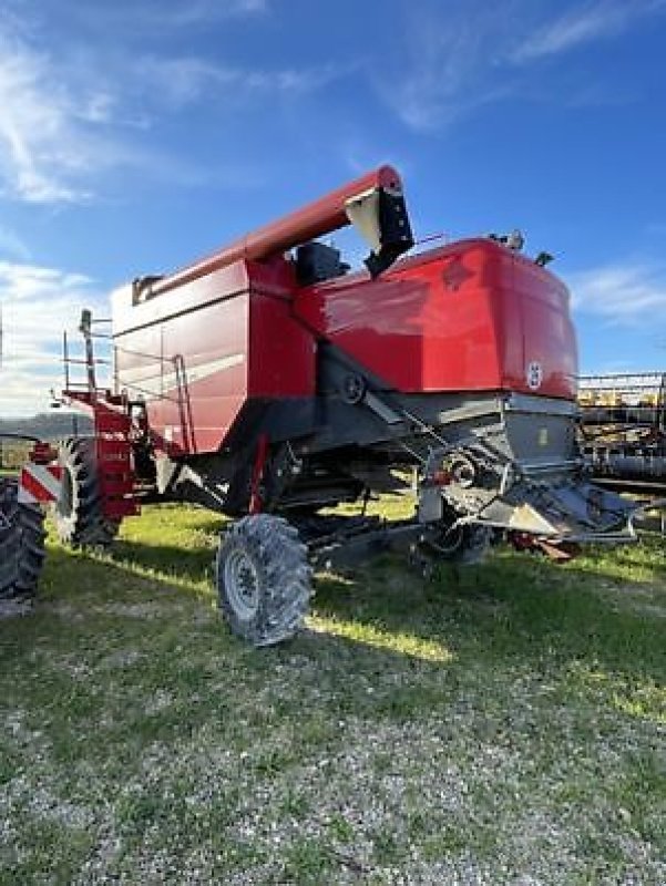 Mähdrescher des Typs Laverda 2012, Gebrauchtmaschine in Monferran-Savès (Bild 2)