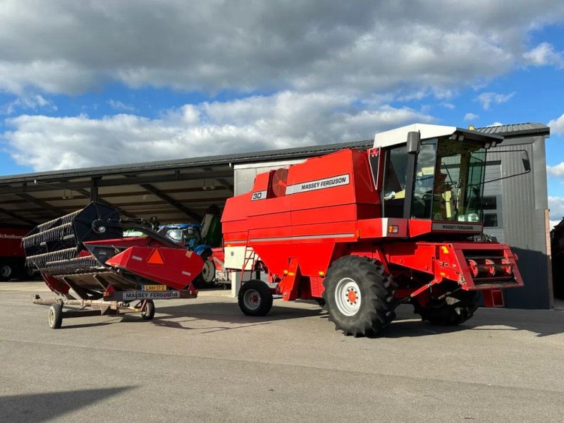 Mähdrescher typu Massey Ferguson 30, Gebrauchtmaschine v BENNEKOM