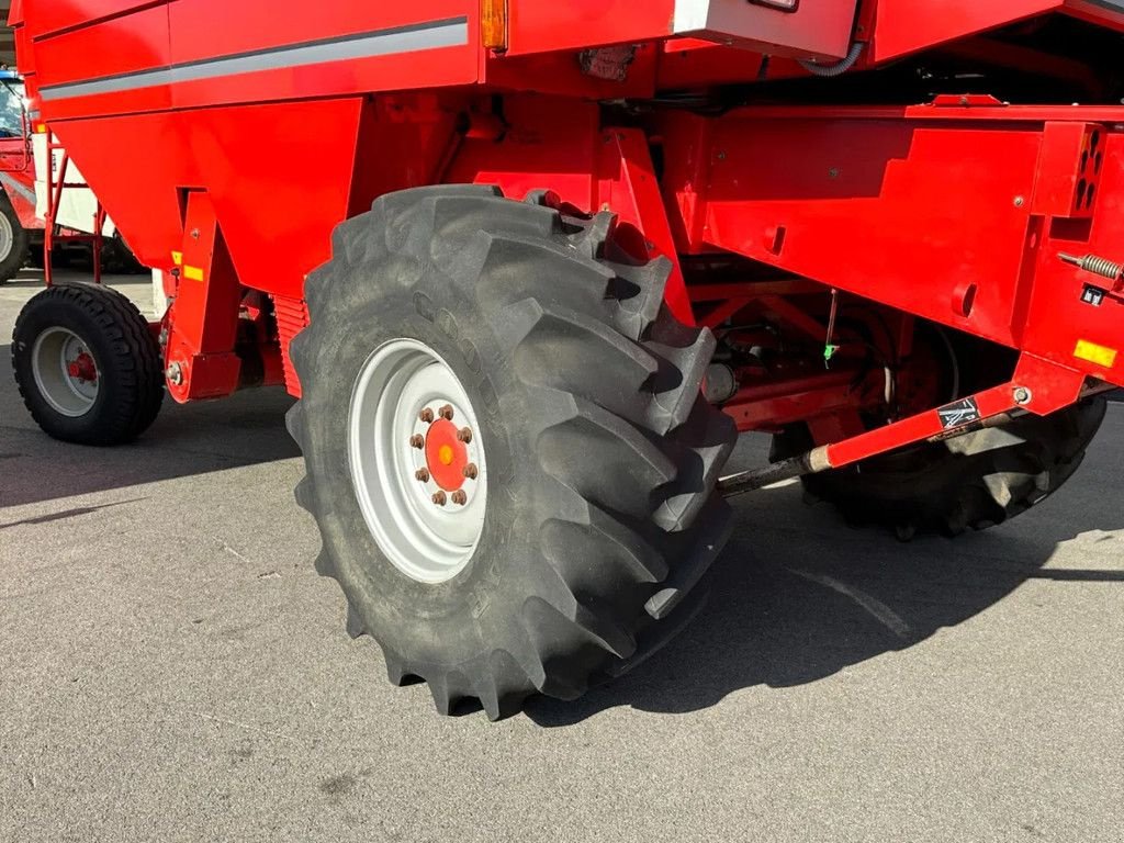 Mähdrescher van het type Massey Ferguson 30, Gebrauchtmaschine in BENNEKOM (Foto 5)