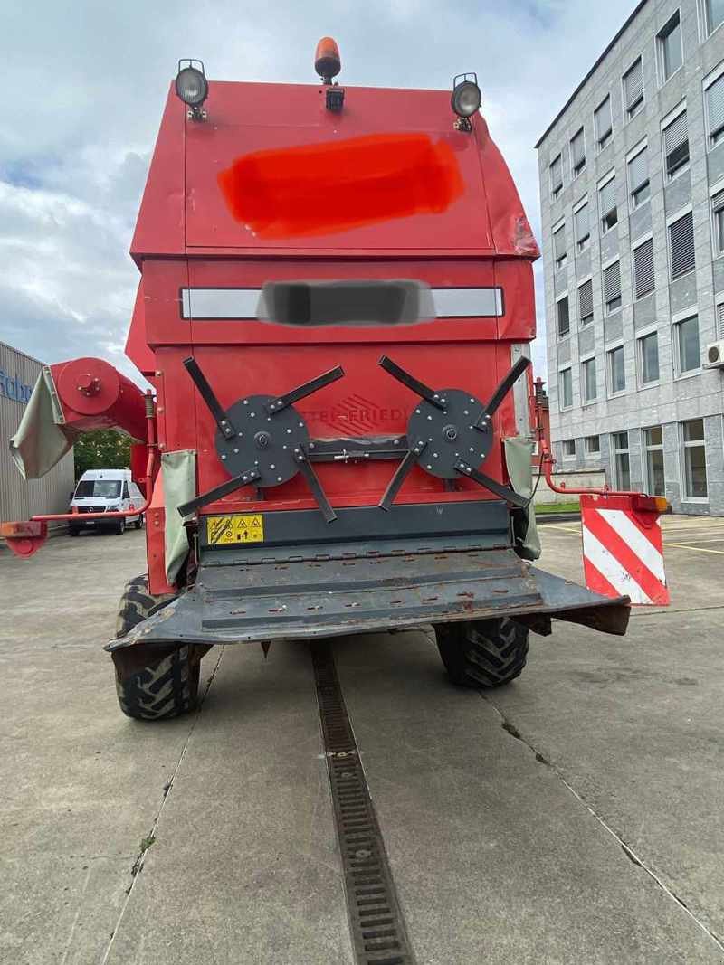 Mähdrescher del tipo Massey Ferguson 36 Rotary Separator, Gebrauchtmaschine en Regensdorf (Imagen 4)