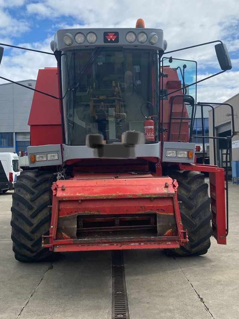 Mähdrescher типа Massey Ferguson 36 Rotary Separator, Gebrauchtmaschine в Regensdorf (Фотография 3)