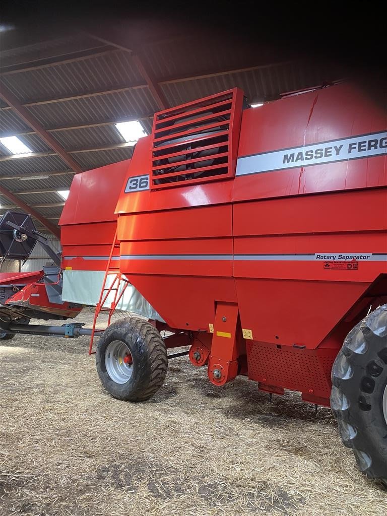 Mähdrescher des Typs Massey Ferguson 36 RS DVII, Gebrauchtmaschine in Middelfart (Bild 2)