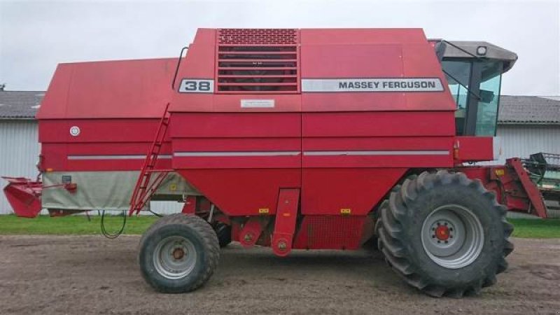 Mähdrescher du type Massey Ferguson 38, Gebrauchtmaschine en Hemmet (Photo 6)