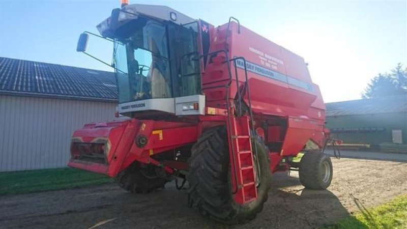 Mähdrescher of the type Massey Ferguson 38, Gebrauchtmaschine in Hemmet (Picture 1)