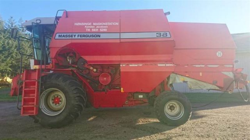 Mähdrescher tip Massey Ferguson 38, Gebrauchtmaschine in Hemmet (Poză 2)