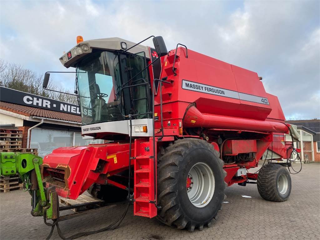 Mähdrescher van het type Massey Ferguson 40, Gebrauchtmaschine in Hemmet (Foto 1)