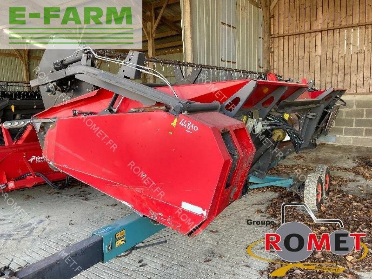 Mähdrescher van het type Massey Ferguson 620, Gebrauchtmaschine in GENNES-SUR-GLAIZE (Foto 4)