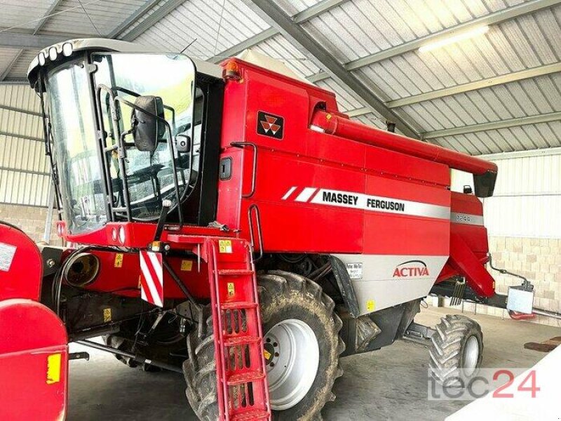 Mähdrescher van het type Massey Ferguson 7244 Activa, Gebrauchtmaschine in Diez (Foto 1)