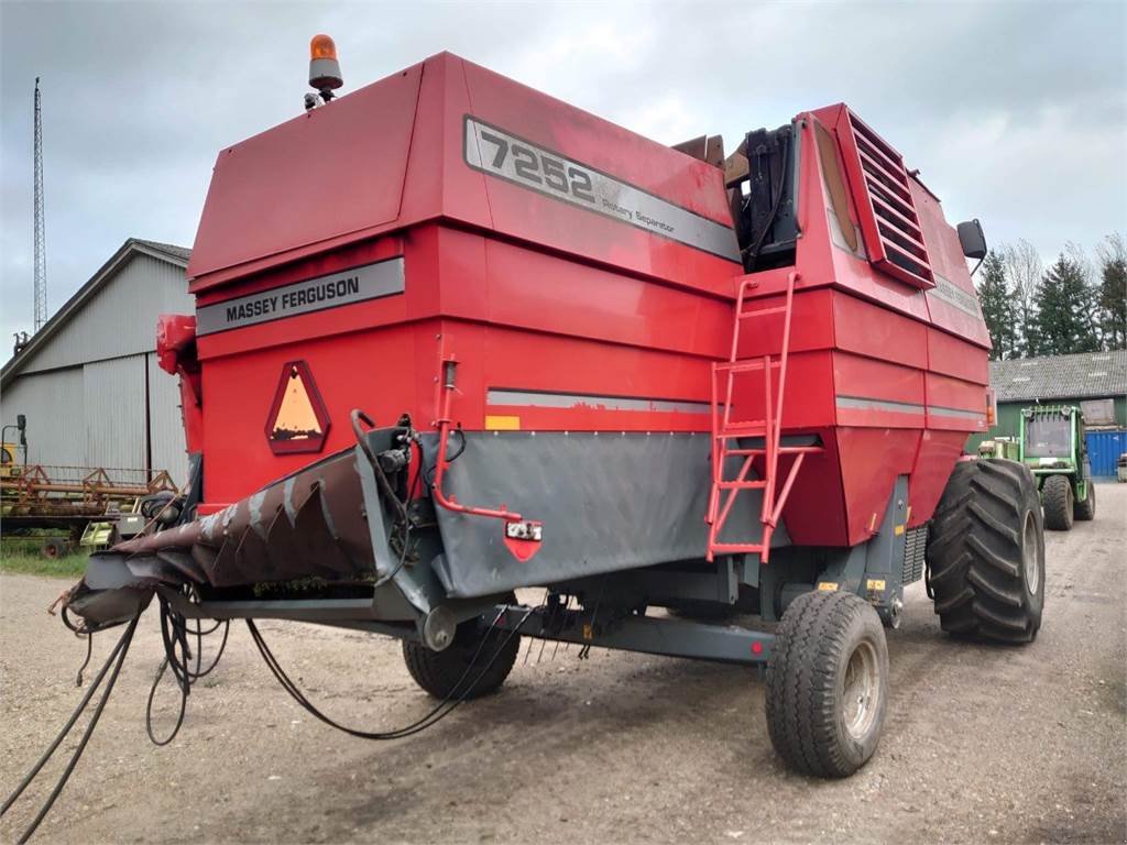 Mähdrescher van het type Massey Ferguson 7252, Gebrauchtmaschine in Hemmet (Foto 2)