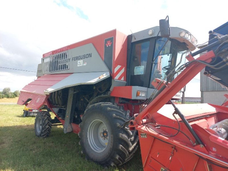 Mähdrescher van het type Massey Ferguson 7254, Gebrauchtmaschine in VERT TOULON (Foto 2)