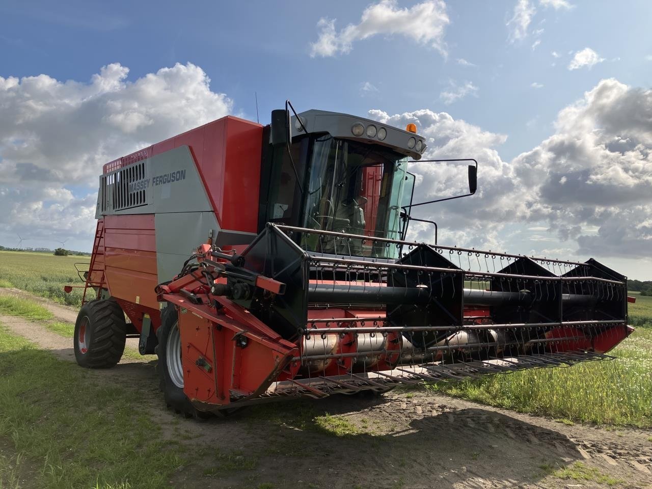 Mähdrescher tip Massey Ferguson 7256 MEJETÆRSKER, Gebrauchtmaschine in Brønderslev (Poză 2)