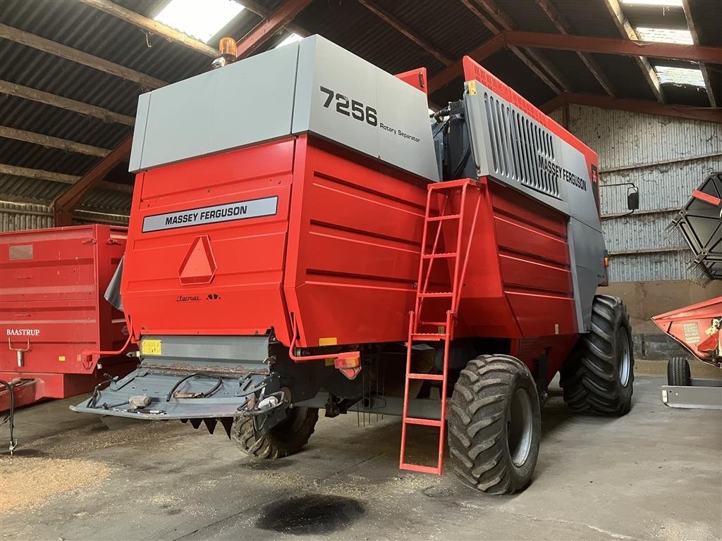 Mähdrescher typu Massey Ferguson 7256 RS med 22 fods Freeflow skærebord, Gebrauchtmaschine w Roskilde (Zdjęcie 2)