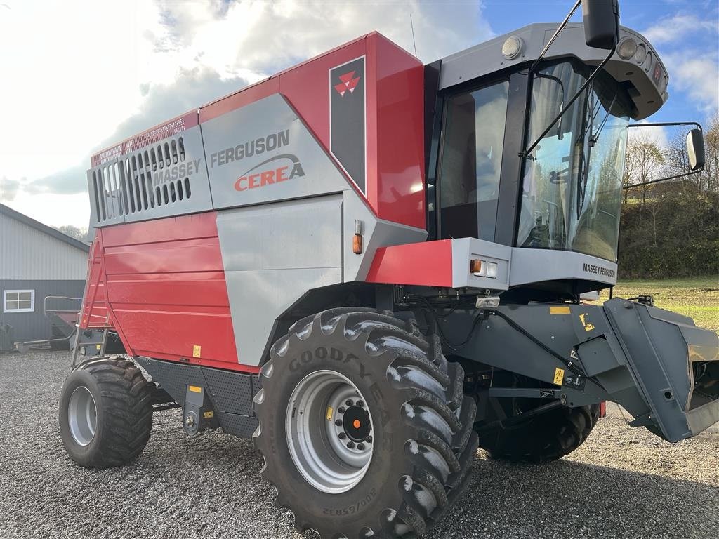 Mähdrescher типа Massey Ferguson 7274 Cerea 22 fods powerflow, Gebrauchtmaschine в Vejle (Фотография 1)