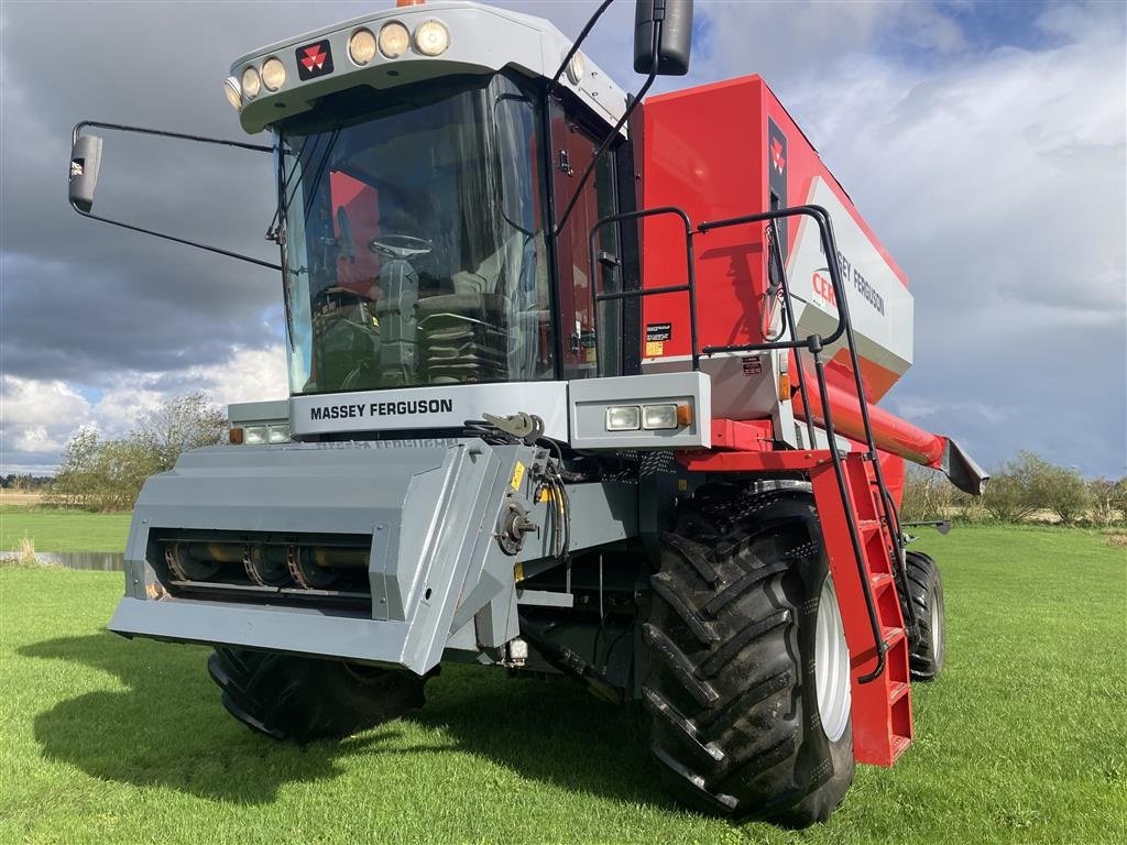 Mähdrescher del tipo Massey Ferguson 7274 Cerea Velholdt 22f. PF., Gebrauchtmaschine en Brovst (Imagen 4)