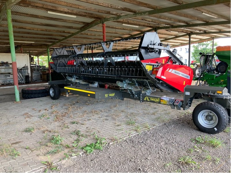 Mähdrescher Türe ait Massey Ferguson 7345 S MCS Stufe 5, Neumaschine içinde Gadenstedt (resim 2)