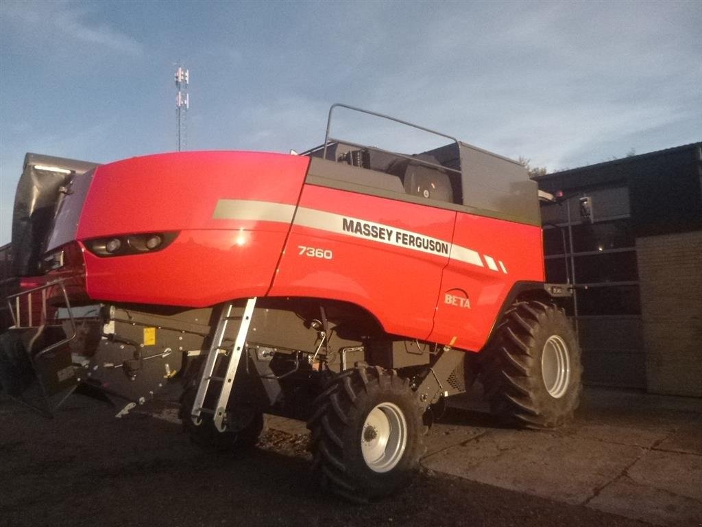 Mähdrescher of the type Massey Ferguson 7360 BETA Første høstår 2018 !!, Gebrauchtmaschine in Skive (Picture 2)