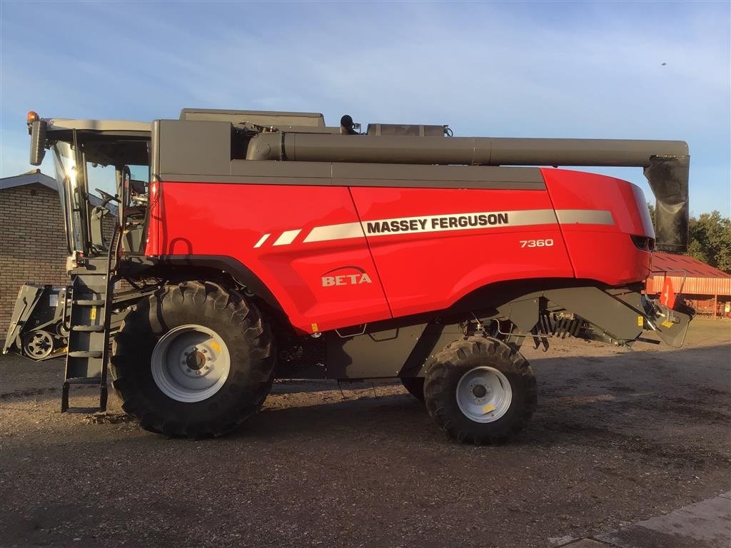 Mähdrescher of the type Massey Ferguson 7360 BETA, Gebrauchtmaschine in Skive (Picture 3)