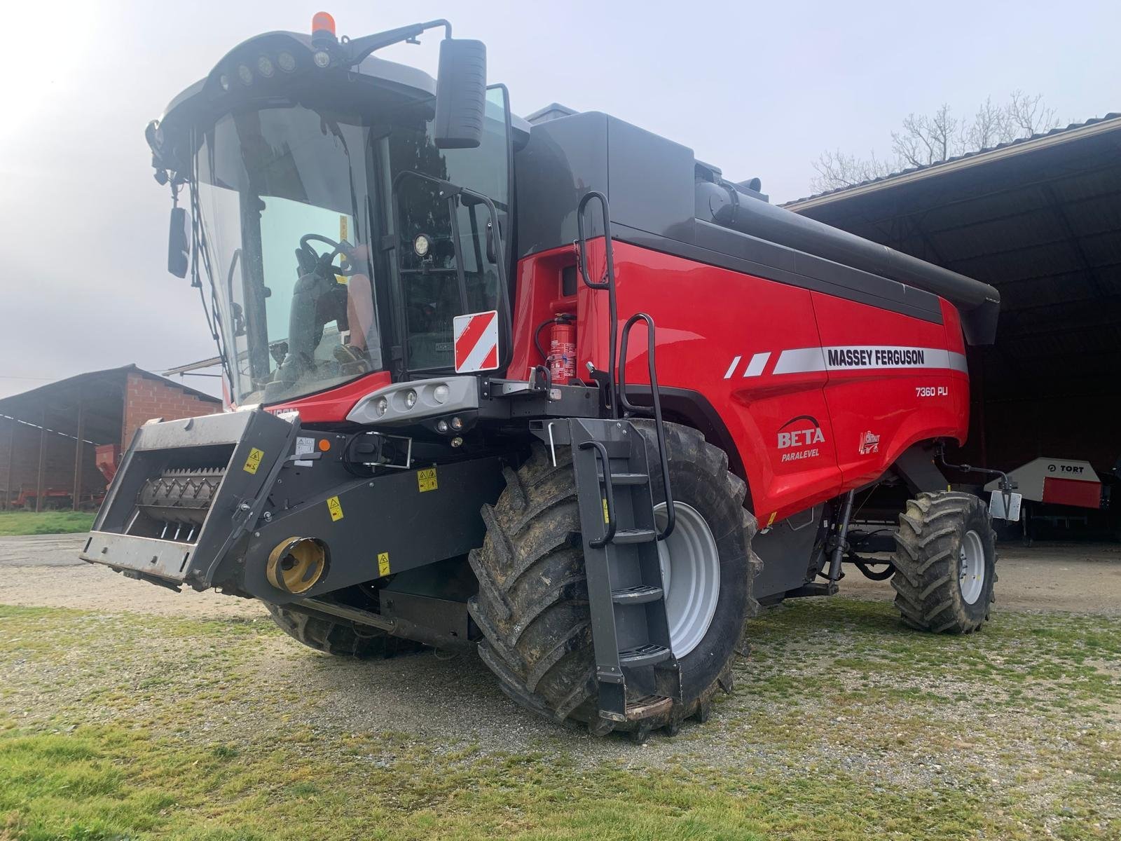 Mähdrescher a típus Massey Ferguson 7360 PLI, Gebrauchtmaschine ekkor: ORLEIX (Kép 2)