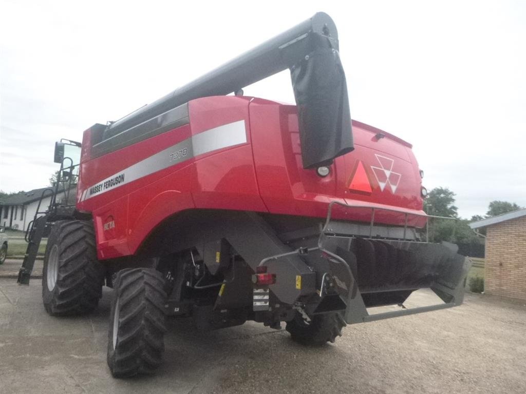 Mähdrescher van het type Massey Ferguson 7370 Beta SKYLINE, 22 fods POWER FLOW, Gebrauchtmaschine in Skive (Foto 3)