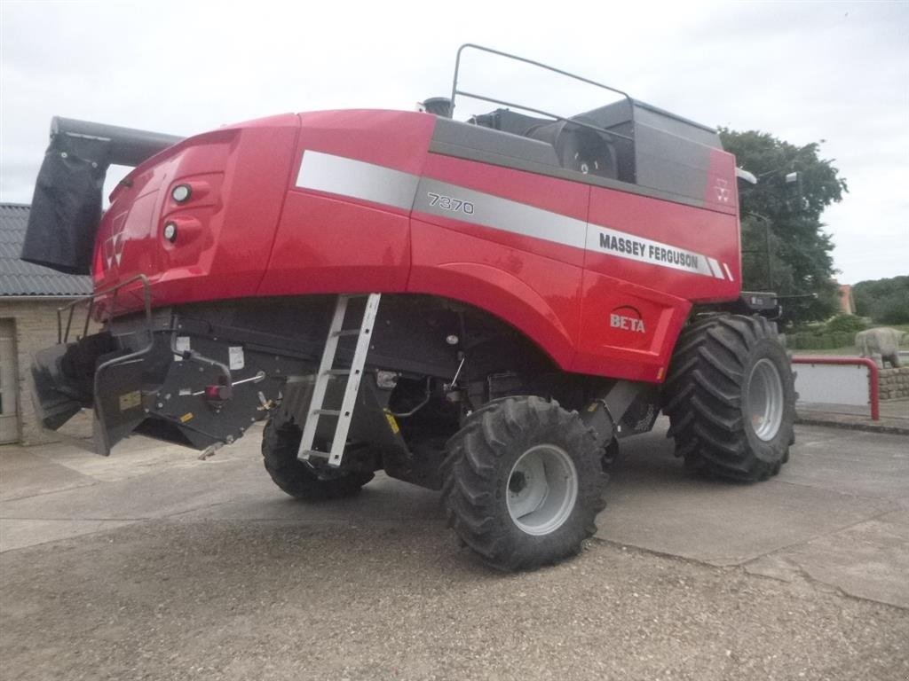 Mähdrescher des Typs Massey Ferguson 7370 Beta SKYLINE, 22 fods POWER FLOW, Gebrauchtmaschine in Skive (Bild 7)