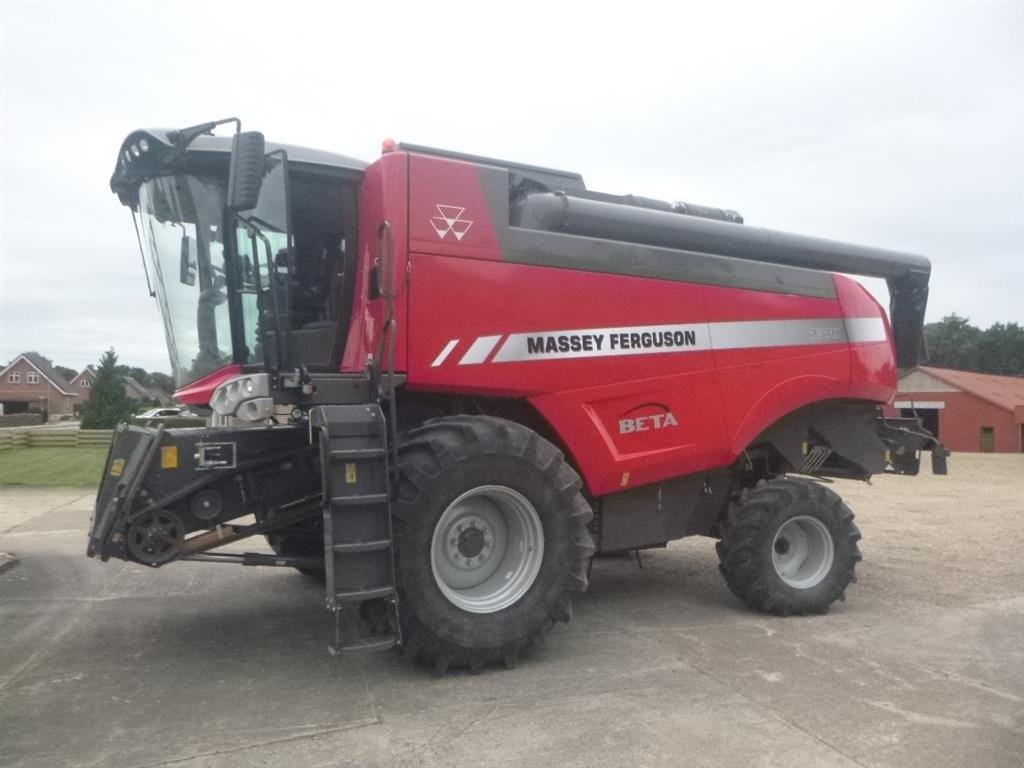 Mähdrescher van het type Massey Ferguson 7370 Beta SKYLINE, 22 fods POWER FLOW, Gebrauchtmaschine in Skive (Foto 1)