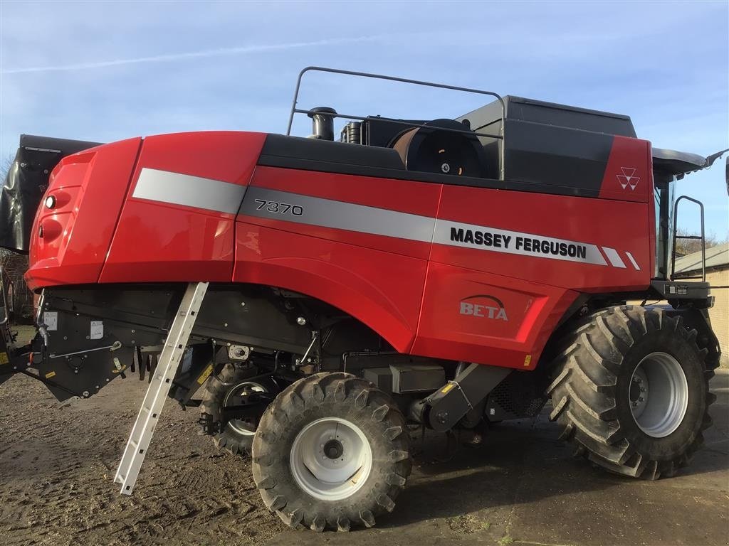 Mähdrescher des Typs Massey Ferguson 7370 Beta Skyline, Gebrauchtmaschine in Skive (Bild 7)