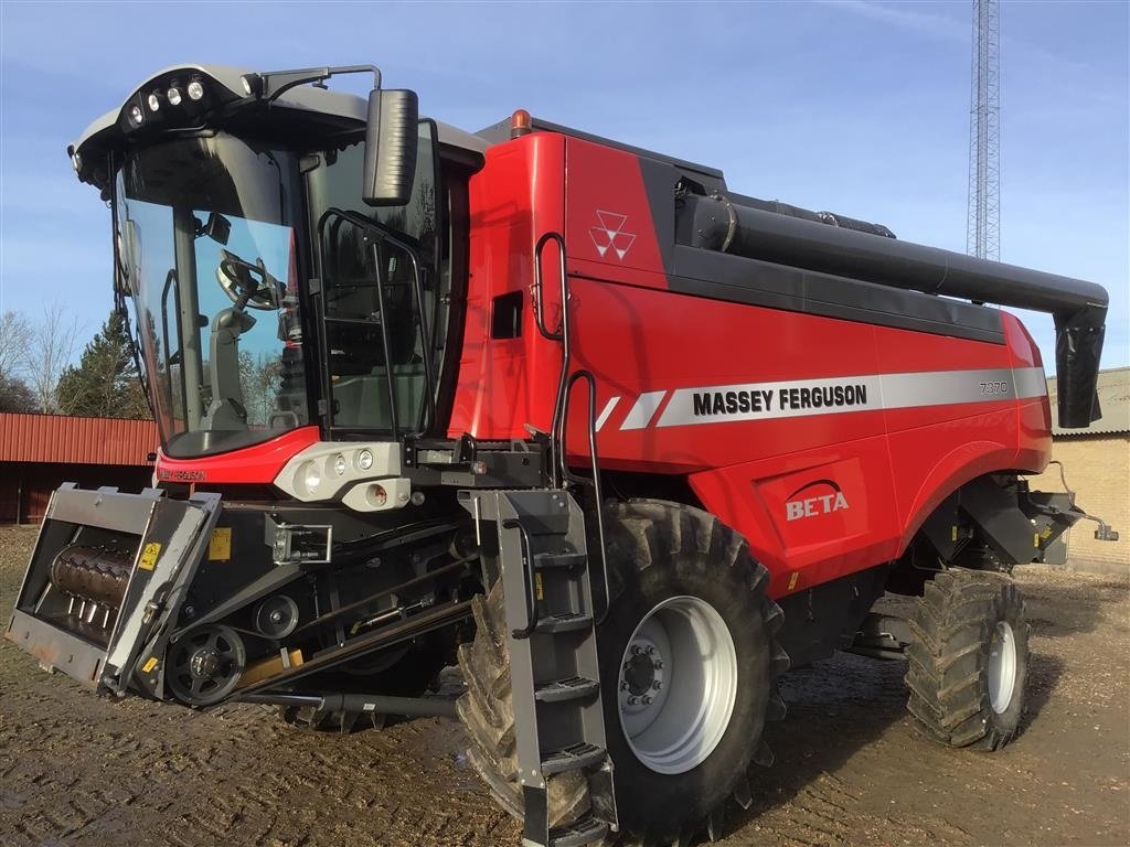 Mähdrescher des Typs Massey Ferguson 7370 Beta Skyline, Gebrauchtmaschine in Skive (Bild 2)