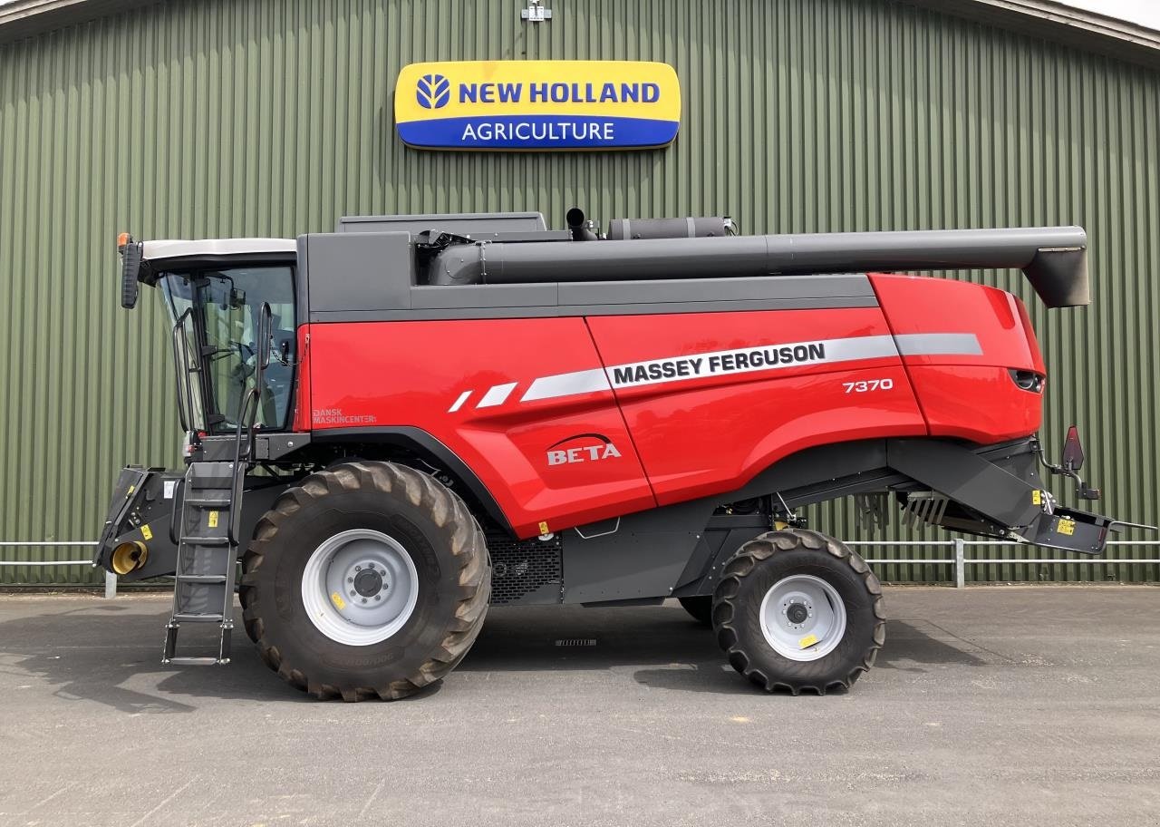 Mähdrescher of the type Massey Ferguson 7370 BETA, Gebrauchtmaschine in Middelfart (Picture 1)