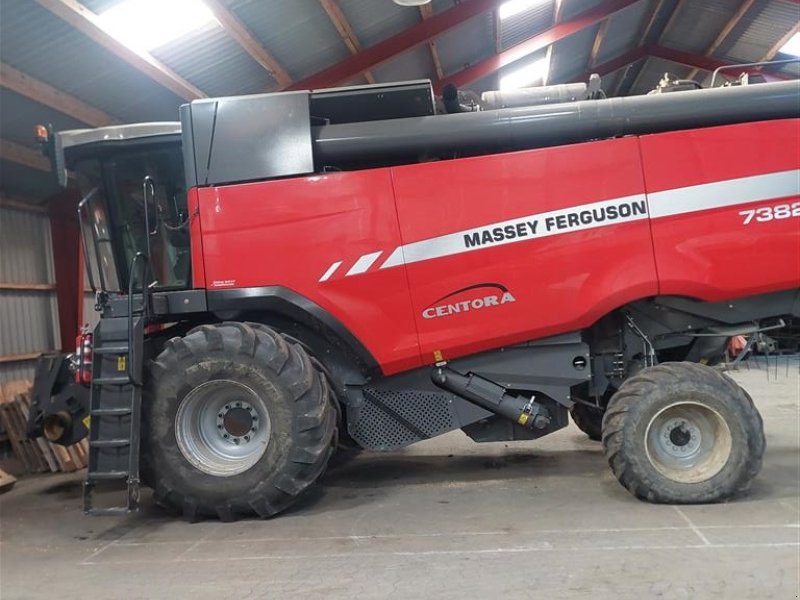 Mähdrescher Türe ait Massey Ferguson 7382 Centora GII AL-4WD 30 fods Powerflow, Gebrauchtmaschine içinde Ringe (resim 1)