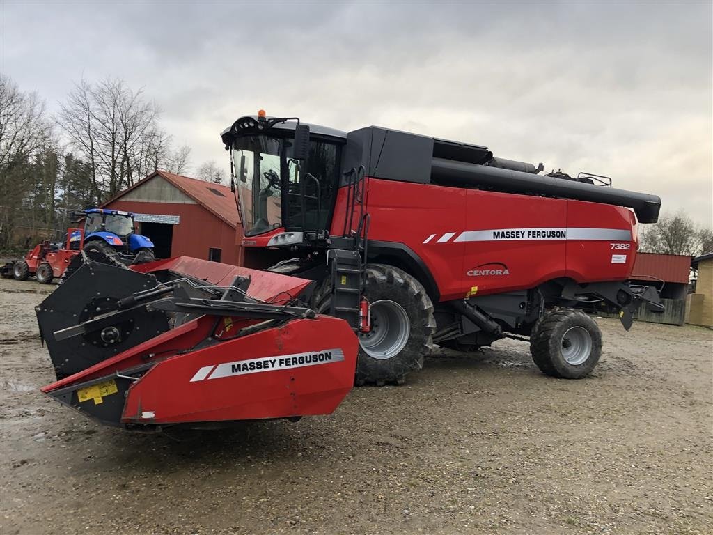 Mähdrescher от тип Massey Ferguson 7382, Gebrauchtmaschine в Skive (Снимка 2)