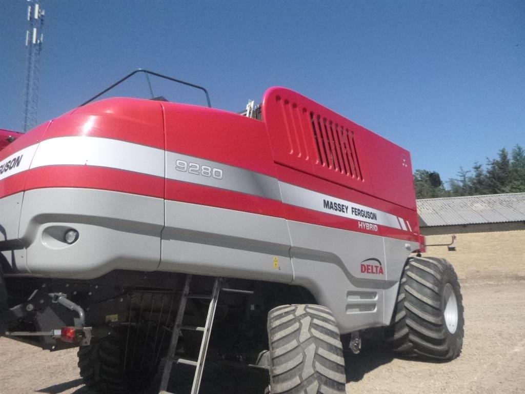 Mähdrescher of the type Massey Ferguson 9280 Delta Hybrid DANMARKS NYESTE I DENNE MODEL, Gebrauchtmaschine in Skive (Picture 2)