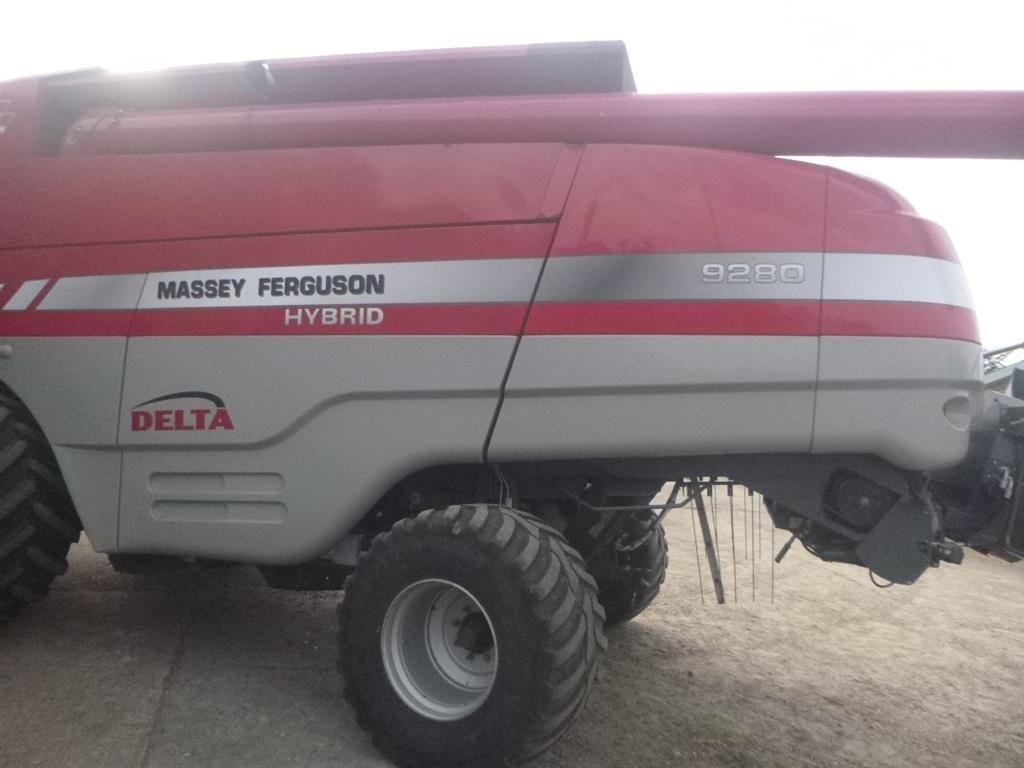 Mähdrescher του τύπου Massey Ferguson 9280 Delta Hybrid ÅRGANG 2013, Gebrauchtmaschine σε Skive (Φωτογραφία 4)