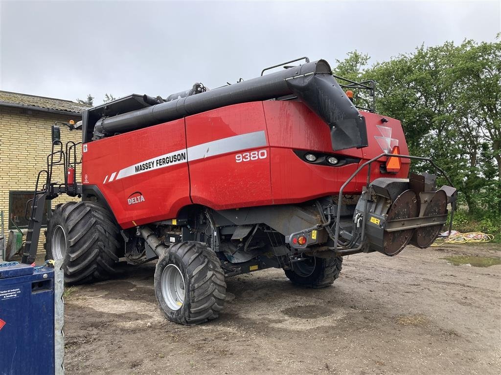 Mähdrescher du type Massey Ferguson 9380 DELTA 35 fods Powerflow, Gebrauchtmaschine en Roskilde (Photo 1)