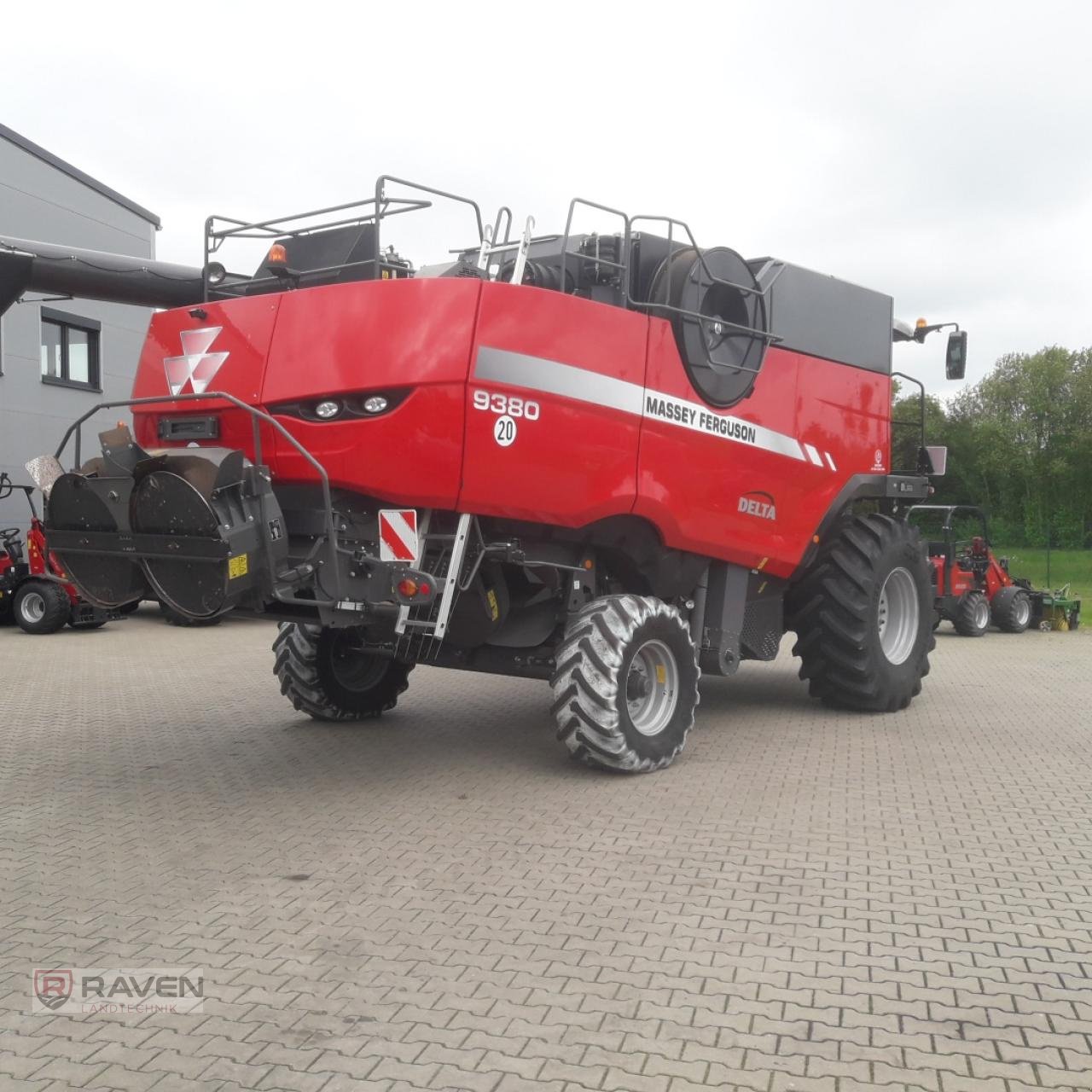 Mähdrescher of the type Massey Ferguson 9380 Delta Fendt 9490 X, Mietmaschine in Sulingen (Picture 3)