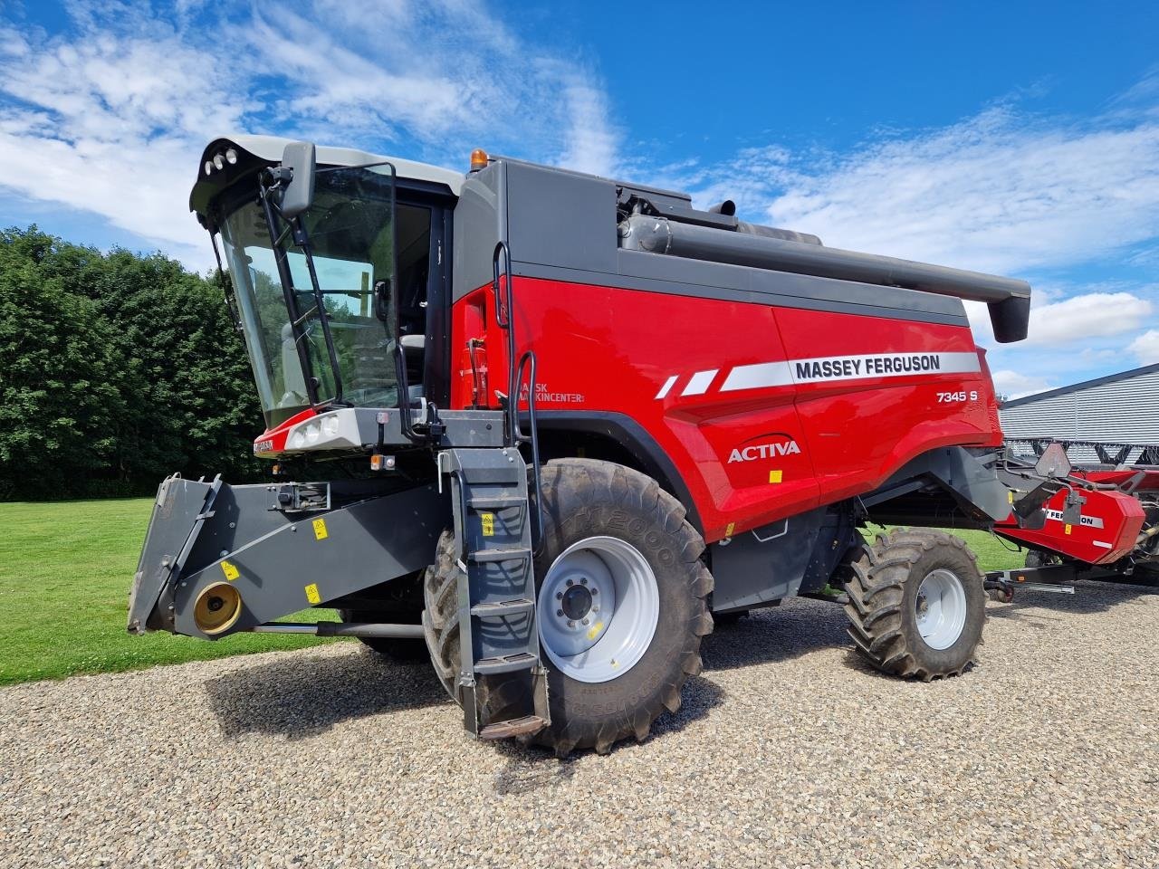 Mähdrescher of the type Massey Ferguson ACTIVA 7345S, Gebrauchtmaschine in Jelling (Picture 1)