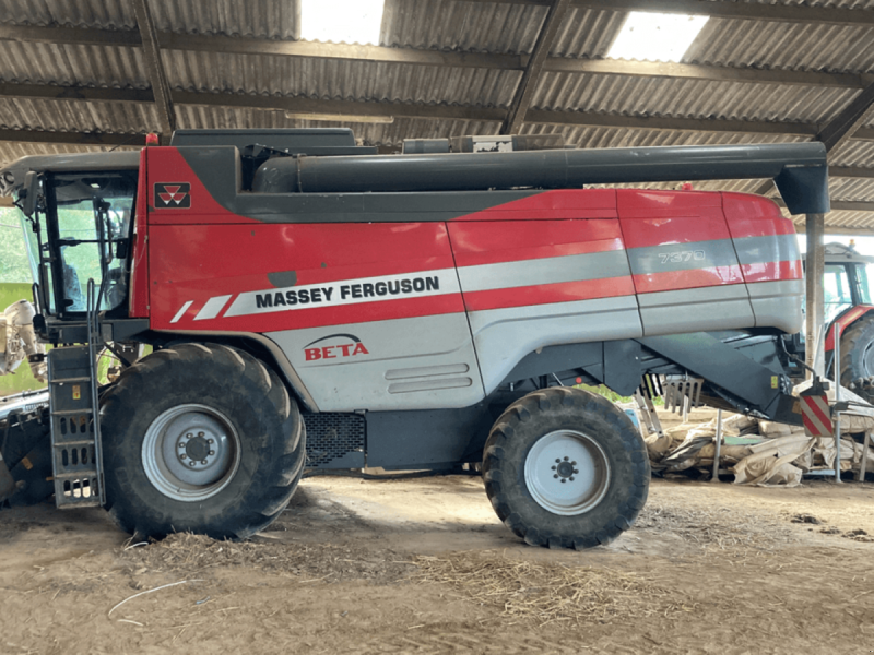 Mähdrescher del tipo Massey Ferguson BETA 7370, Gebrauchtmaschine en PONTIVY (Imagen 1)