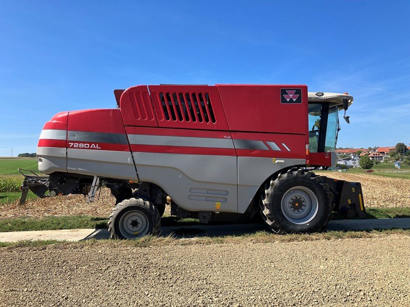 Mähdrescher du type Massey Ferguson Centora 7380 AL, Gebrauchtmaschine en Schaffhausen (Photo 3)